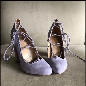 WINDSOR Lavender lace heels
